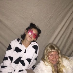 Meet your Posher, Stella